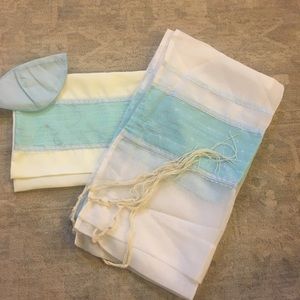 Gabrieli Handwoven Tallit with aqua trim and flower embroidery.